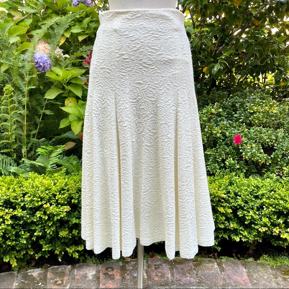 Alice + Olivia Cream Kimi Hammered Crepe A-line Skirt Sz 2 - Picture 2 of 10